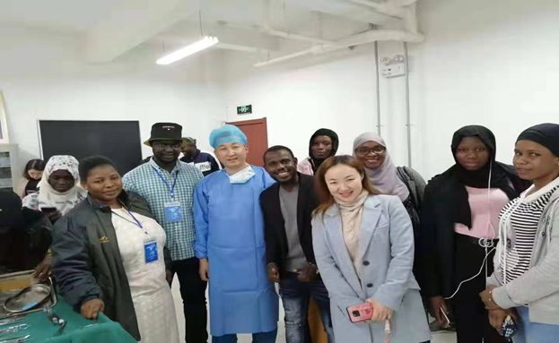 英語展會(huì)翻譯怎么收費(fèi) 一天大概多少錢?